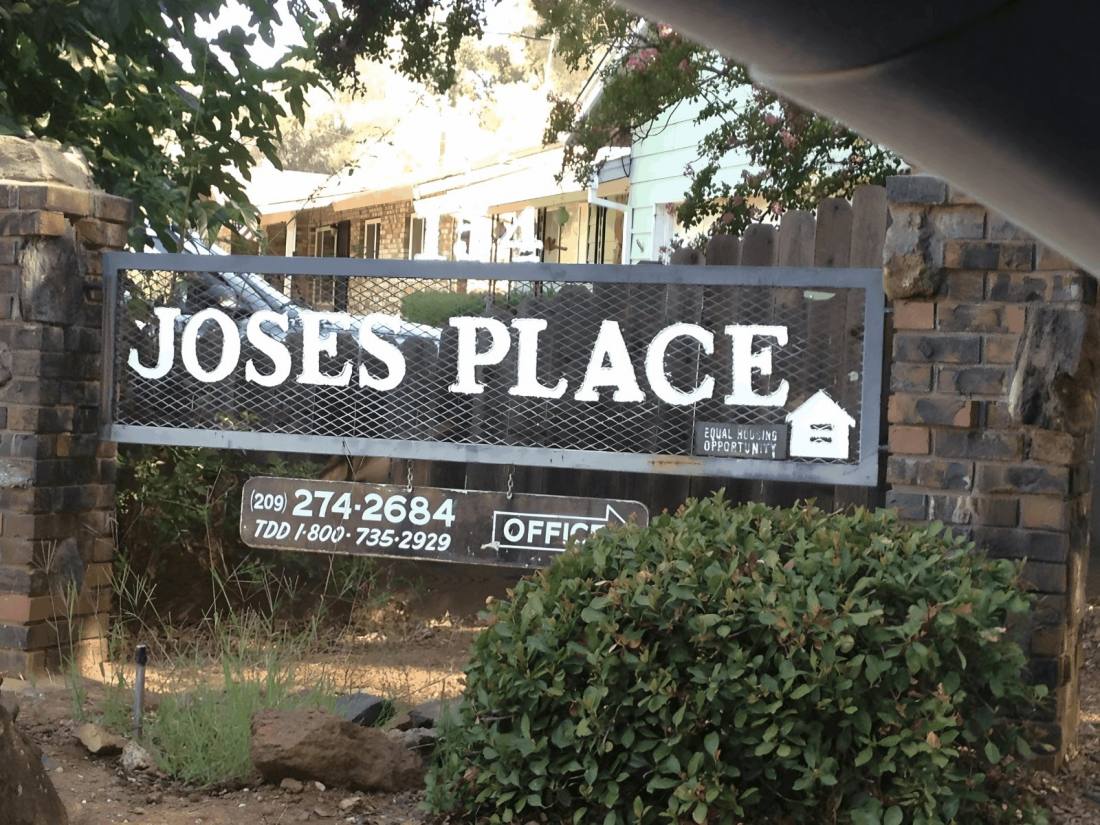 Ione Apartments